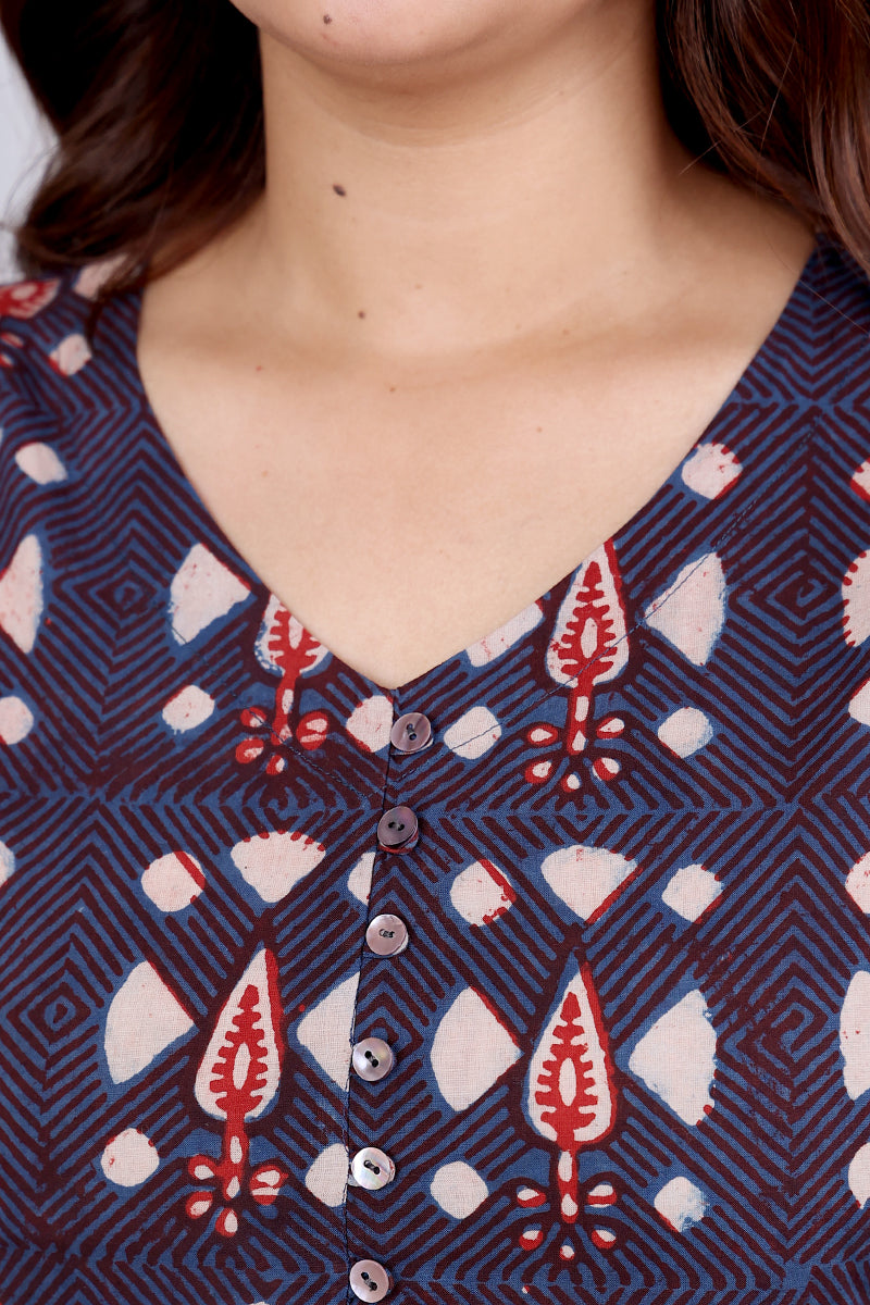 IndigoDhabuCottonWomenKurtiLongSleeves_WKILS06244_-CottonCottage_6_960x_crop_center